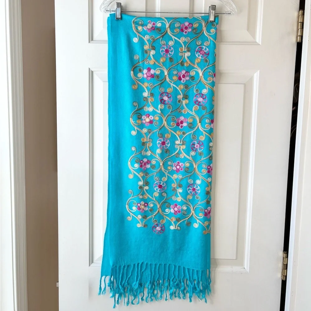 Cashmere Lightweight Large Shawl Wrap Floral Embroidery Blue NWOT